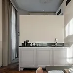 Hotel Metzlr House