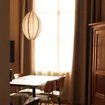 Metzlr House فندق 4*