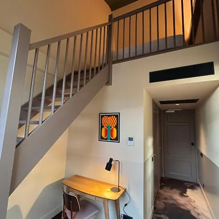 Metzlr House Hotel 4*