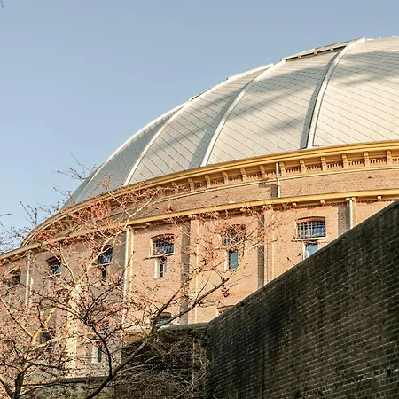 Hotel Metzlr House 4*