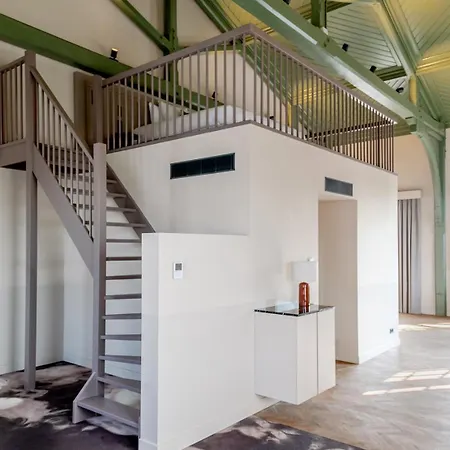 Metzlr House
