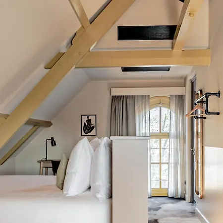 Hotel Metzlr House