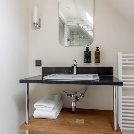 Hotel Metzlr House 4*