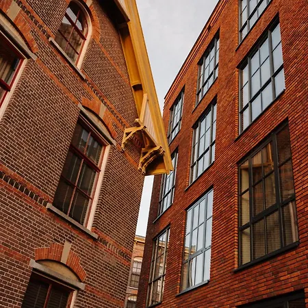 Metzlr House