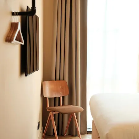 Metzlr House Hotel