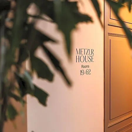 Hotel Metzlr House 4*