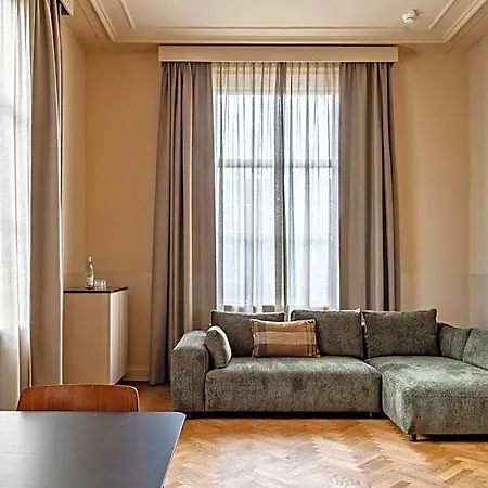 מלון Metzlr House