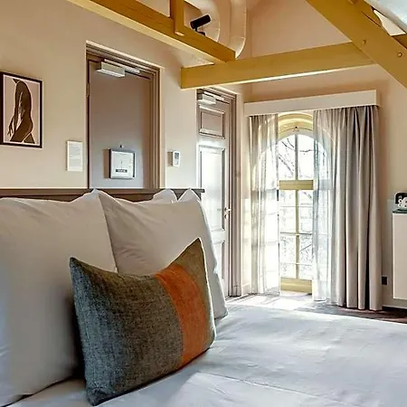 Metzlr House 4* Haarlem