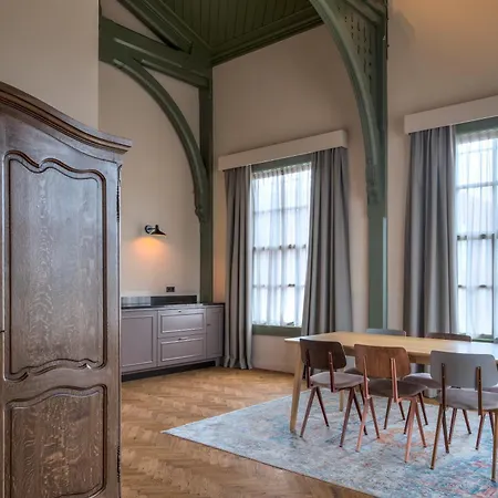מלון Metzlr House 4*