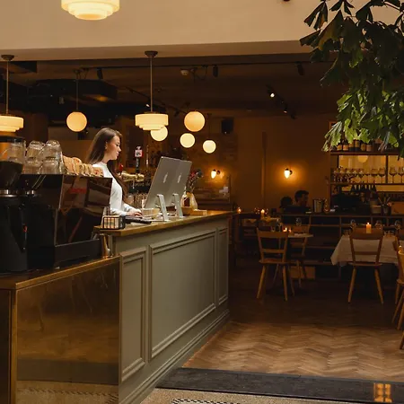 Metzlr House Hotel 4*