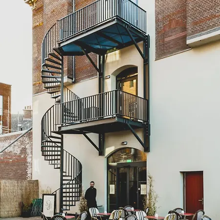 فندق Metzlr House