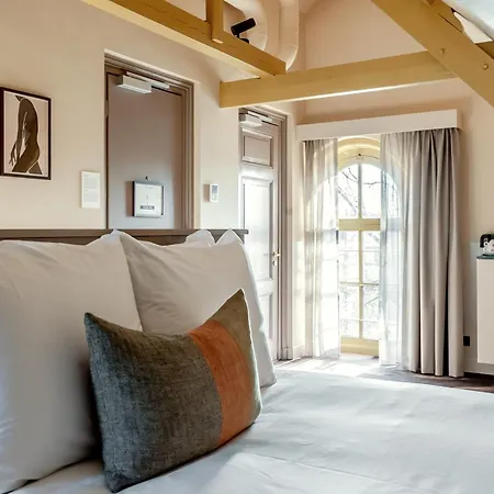 Metzlr House فندق