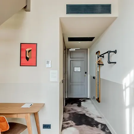 Metzlr House