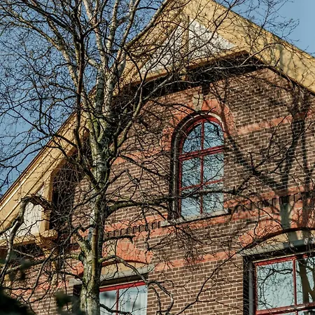 Metzlr House 4*
