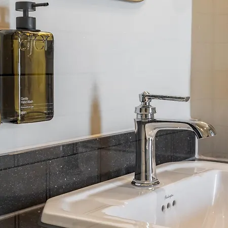 Metzlr House 4* Haarlem