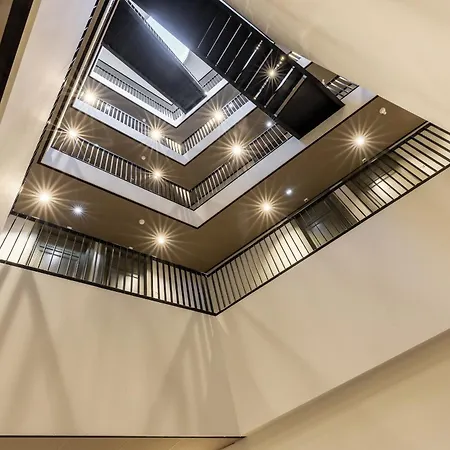 Metzlr House