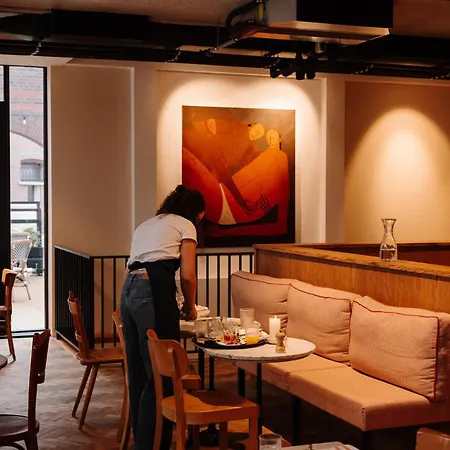Metzlr House 4* Haarlem