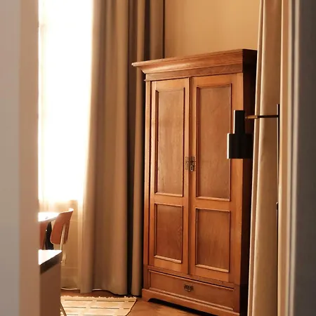 Metzlr House Hotel 4*